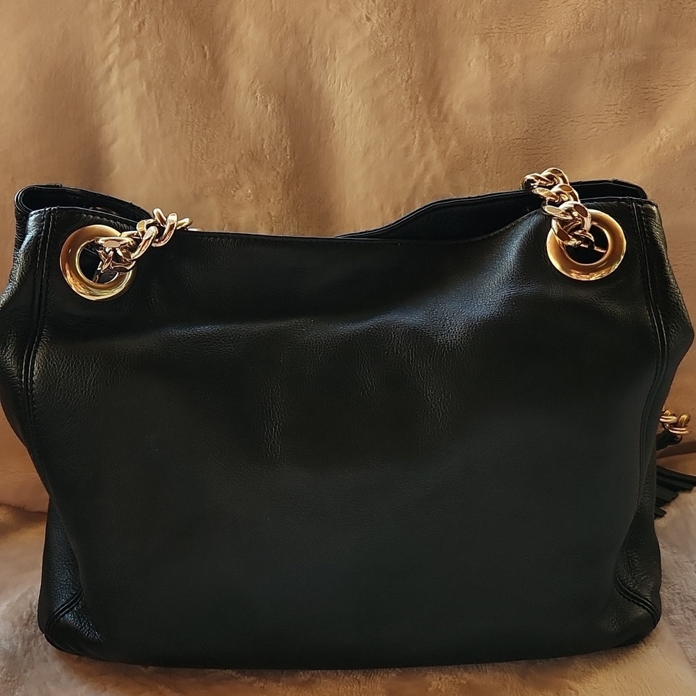 Valentino Quilted Leather Bag with Gold‎ Chain - Picture 3 of 10